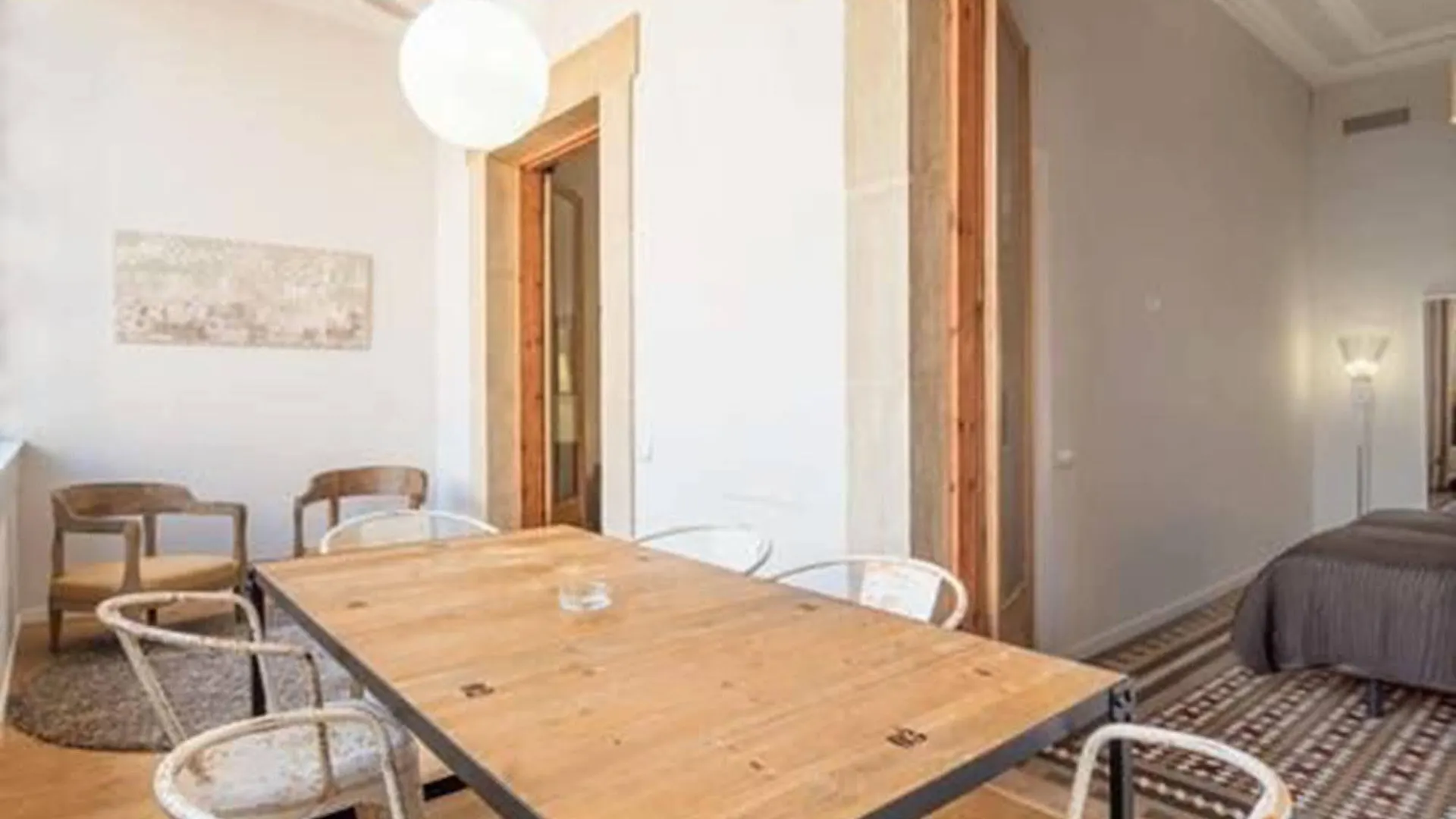 Rent Top Apartments Near Plaza De Catalunya 바르셀로나 스페인