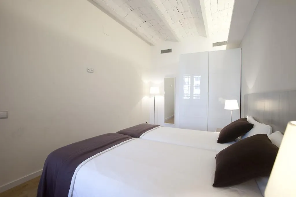 Rent Top Apartments near Plaza de Cataluña Barcelona 0*,  España